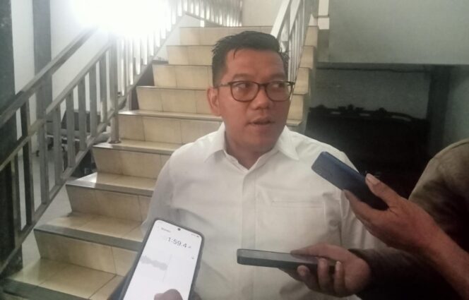 
					Ketua DPRD Kabupaten Kendal, Mahfud Sodiq 