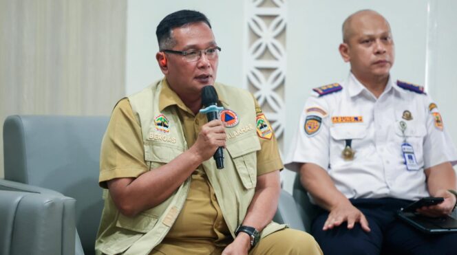 
					Abu Vulkanik Anak Krakatau Belum Terdeteksi di Jateng, Warga Diimbau Tetap Tenang