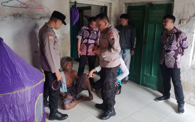 
					Polisi dan Puskesmas Evakuasi ODGJ yang Mengamuk di Talang