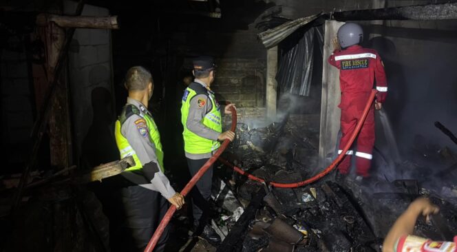 
					Bara Sampah Kembali Menyala, Kandang Ayam Warga Salatiga Terbakar