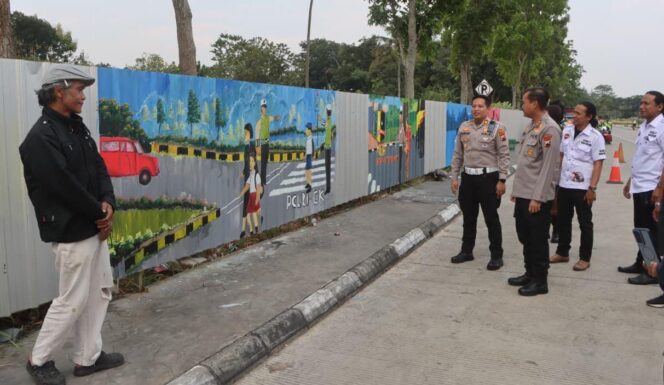 
					Mural di Benteng Ambarawa Jadi Media Edukasi Lalu Lintas, 10 Seniman Ikut Berkolaborasi