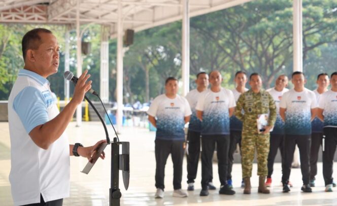 
					Pangdam IV/Diponegoro Beri Penghargaan Pamen Berprestasi di Lomba Menembak dan Renmil