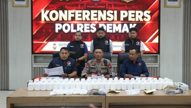 
					Polres Demak Bongkar 8 Kasus Narkoba, 74 Ribu Pil dan 22,8 Gram Sabu Disita