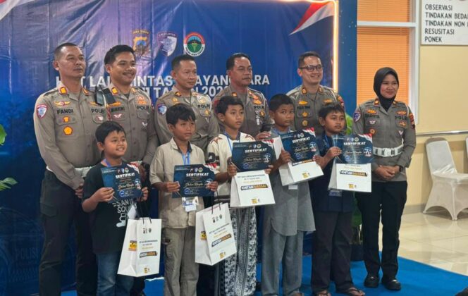 
					HUT Lalu Lintas ke-71, Satlantas Polres Boyolali Dukung Khitanan Massal 40 Anak