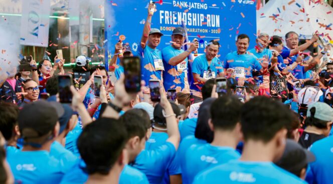 
					Friendship Run Semarang Jadi Pemanasan Borobudur Marathon, 1.100 Pelari Ikut Ambil Bagian