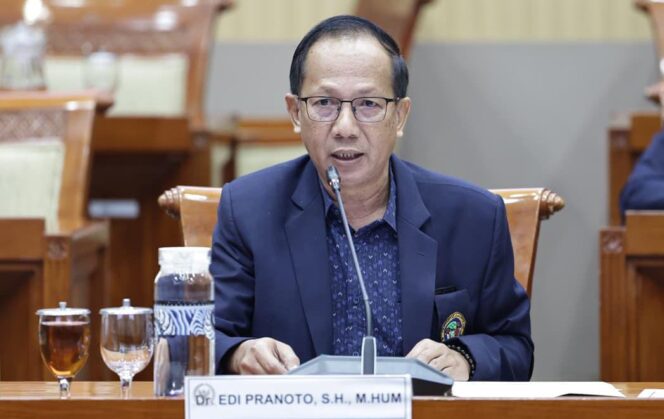 
					Dr. Edi Pranoto, SH, M.Hum