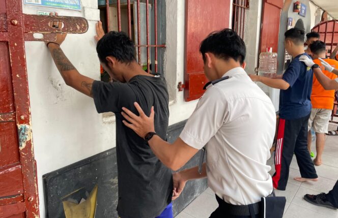 
					Rutan Salatiga Perkuat Deteksi Dini, Penggeledahan Gabungan Digelar Bersama TNI-Polri