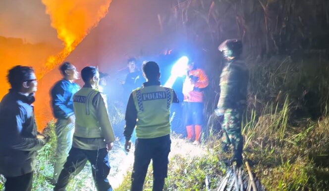 
					Api Berkobar di Tebing Si Gandul Bumijawa, Polisi Cegah Kebakaran Masuk Hutan Pinus