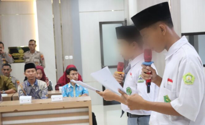 
					Pelajar Demak Bubarkan Geng dan Ikrar Tinggalkan Kekerasan