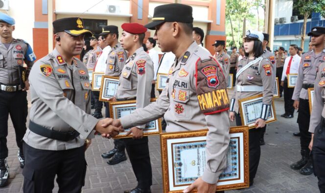 
					70 Personel Polres Kudus Raih Penghargaan, Kapolres: Jadikan Motivasi untuk Terus Mengabdi