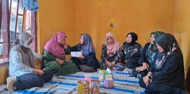
					Yayasan Kartika Jaya Datang Melayat, Beri Dukungan untuk Keluarga Siswa yang Meninggal