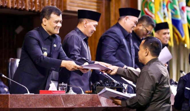 
					Perubahan APBD Jateng 2026, Ahmad Luthfi Fokuskan Anggaran untuk Kebutuhan Warga
