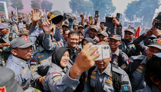 
					Hansip Reborn di Jateng, 243 Ribu Satlinmas Disiapkan Hadapi Bencana hingga Hoaks