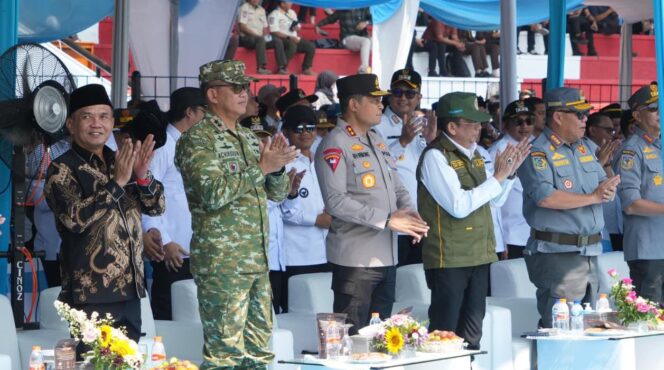 
					Pangdam IV/Diponegoro Hadiri Apel Akbar 6.000 Satlinmas di Kabupaten Semarang