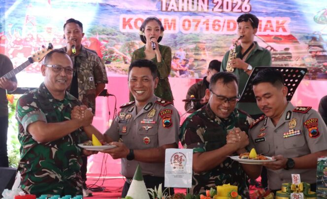 
					Kapolres Demak Sambangi Makodim, TNI-Polri Perkuat Soliditas di HUT ke-81