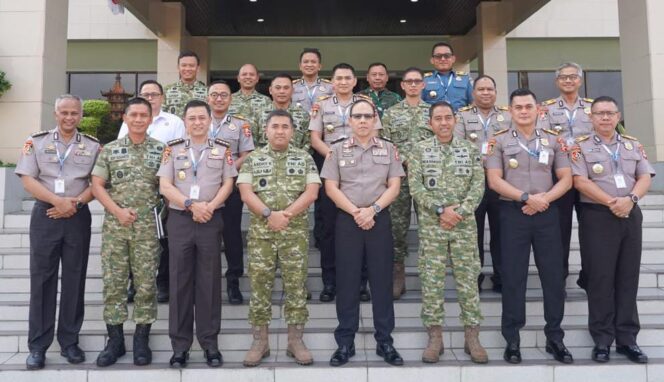 
					Peserta Didik Sespimti Polri Kunjungi Makodam IV/Diponegoro, Bahas Penguatan Sinergi TNI-Polri