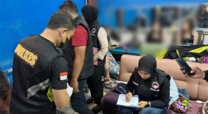 
					Razia Tempat Hiburan Malam di Demak, Polisi Tes Urine 57 Orang