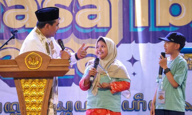 
					Taj Yasin Beri Kejutan di Festival Bahasa Ibu Jateng, Siswa SD Minta Sepeda dan Rp2 Juta
