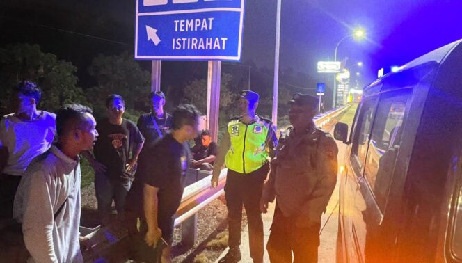 
					Bus Persib Bandung U-18 Diserang di Rest Area Batang, Official Terluka dan Koper Hilang