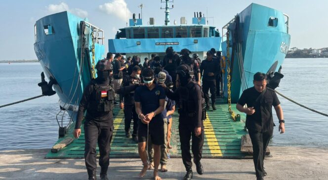 
					Perkuat Keamanan dan Pembinaan, 36 Warga Binaan Lapas Semarang Dipindahkan ke Nusakambangan