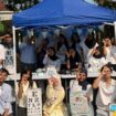 Tim CLEARLY dalam pelaksanaan kampanye edukasi kesehatan mata di Semarang
