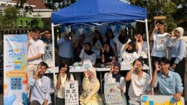 Tim CLEARLY dalam pelaksanaan kampanye edukasi kesehatan mata di Semarang