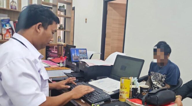 
					Tim URC Polres Brebes Tangkap Pria yang Diduga Bacok Istri, Mertua, dan Bayinya di Kota Tegal