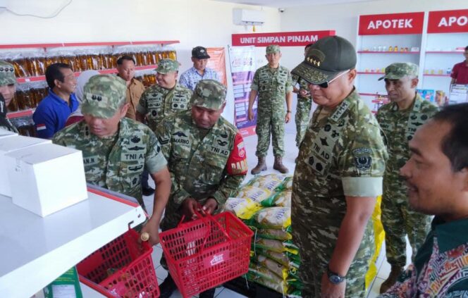 
					Kasad Tinjau Koperasi Merah Putih di Boyolali, Cek Harga Sembako hingga Layanan Pupuk Petani